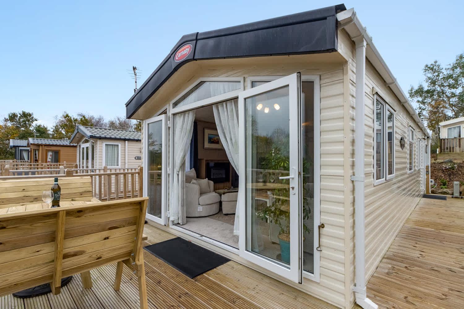Chalet View - Fishing Lakes, Heated Outdoor Swimming Pool 500yrds