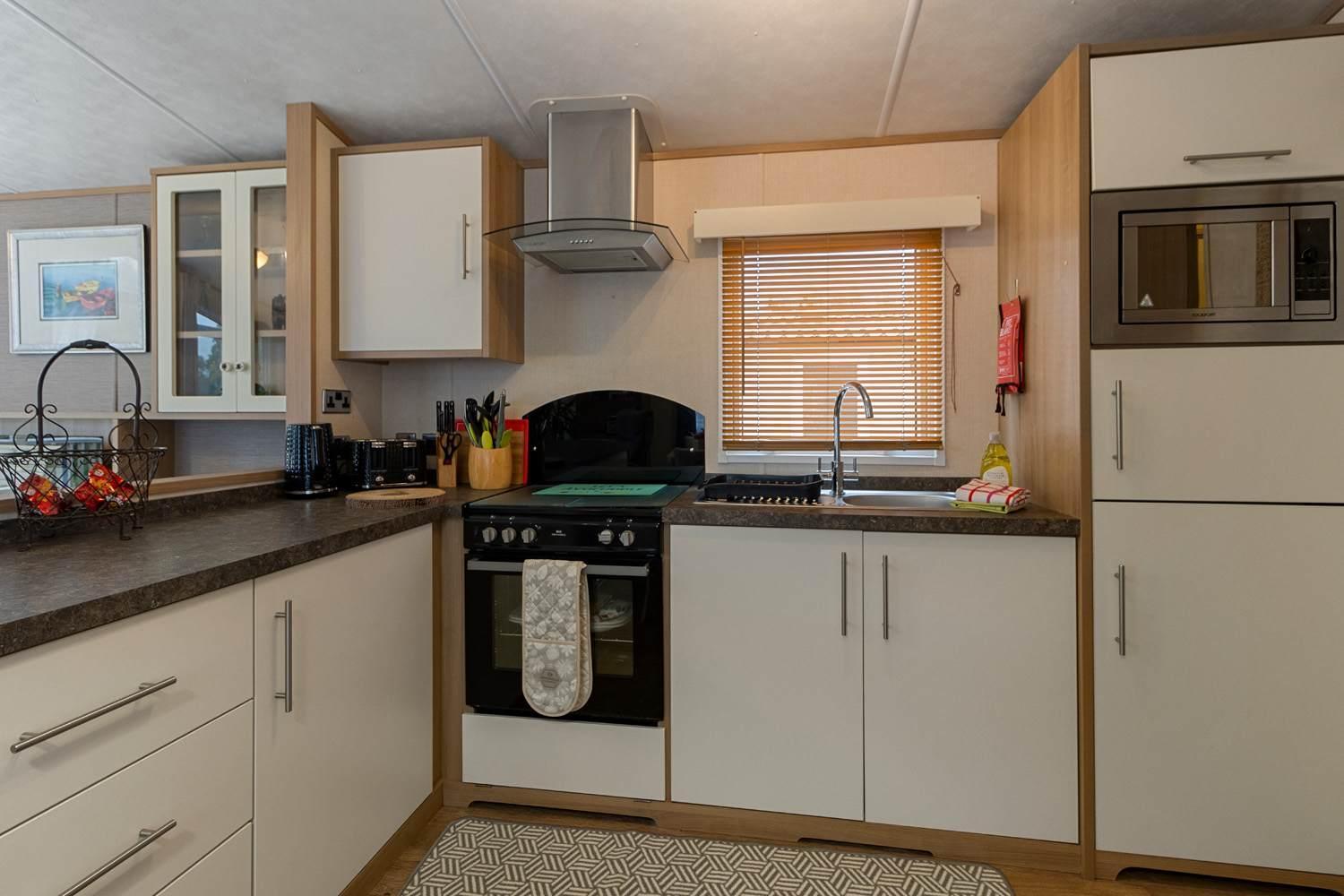 View - Fishing Lakes, Heated Outdoor Swimming Pool 500yrds Chalet *