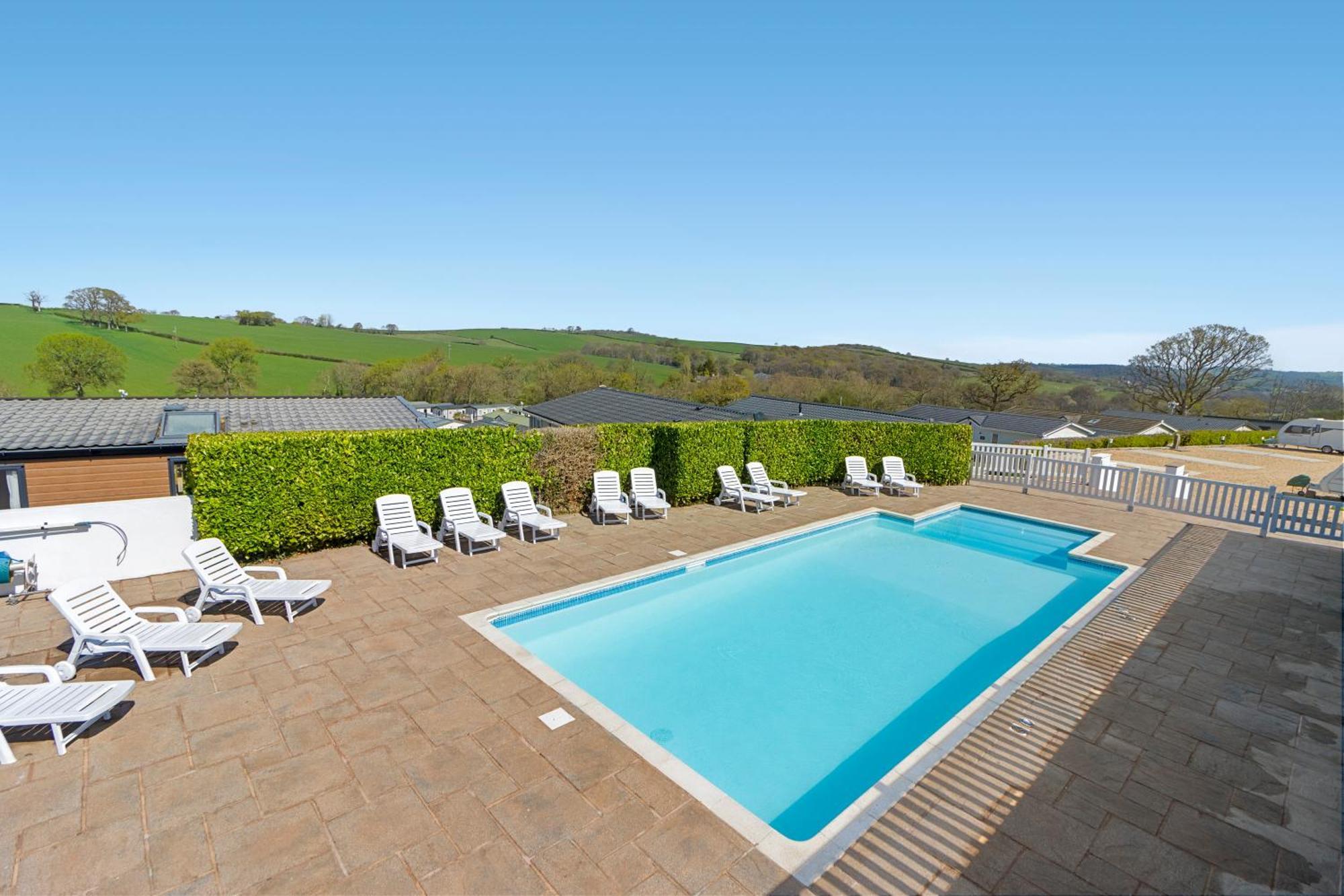 View - Fishing Lakes, Heated Outdoor Swimming Pool 500yrds Chalet