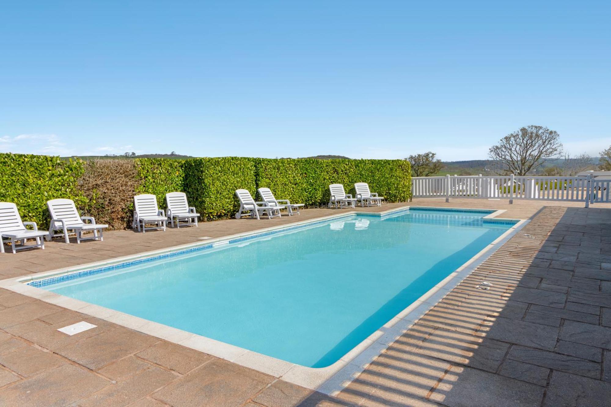 Chalet View - Fishing Lakes, Heated Outdoor Swimming Pool 500yrds *